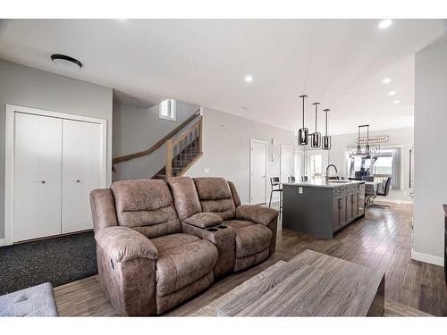 728 Athabasca Avenue, Fort Mcmurray, AB - Indoor Photo Showing Living Room