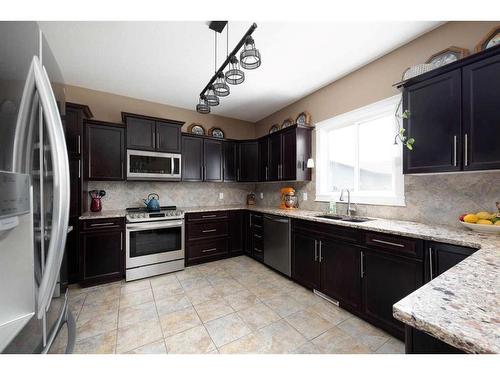 116 Fireweed Crescent, Fort Mcmurray, AB - Indoor Photo Showing Kitchen With Stainless Steel Kitchen With Upgraded Kitchen