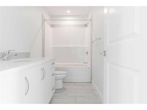 113 Hodgins Avenue, Fort Mcmurray, AB - Indoor Photo Showing Bathroom