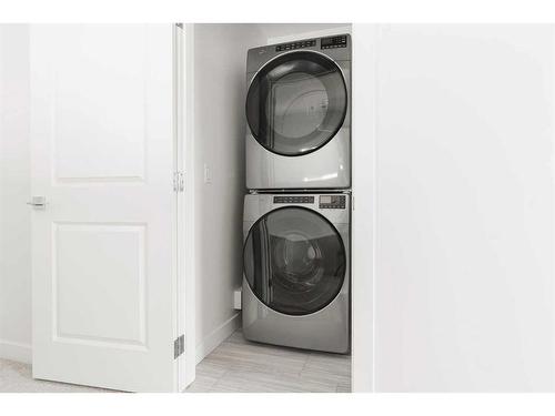 113 Hodgins Avenue, Fort Mcmurray, AB - Indoor Photo Showing Laundry Room