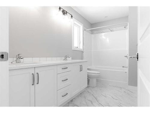 117 Hodgins Avenue, Fort Mcmurray, AB - Indoor Photo Showing Bathroom