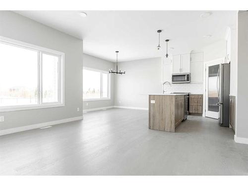 117 Hodgins Avenue, Fort Mcmurray, AB - Indoor Photo Showing Kitchen