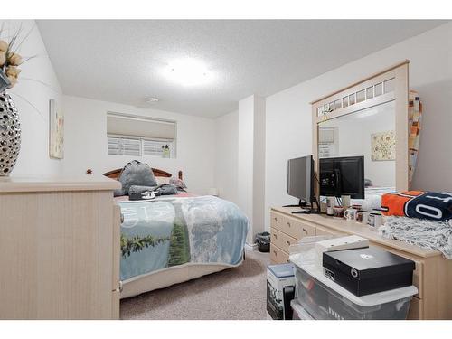 160 O'Coffey Crescent, Fort Mcmurray, AB - Indoor Photo Showing Bedroom