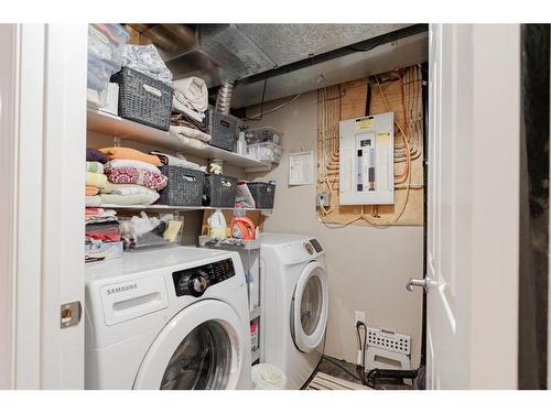 160 O'Coffey Crescent, Fort Mcmurray, AB - Indoor Photo Showing Laundry Room