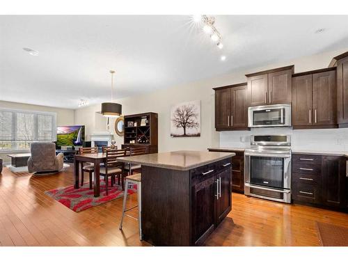 261 Hawthorn Way, Fort Mcmurray, AB - Indoor Photo Showing Kitchen With Stainless Steel Kitchen