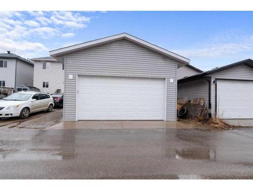 261 Hawthorn Way, Fort Mcmurray, AB - Outdoor With Exterior