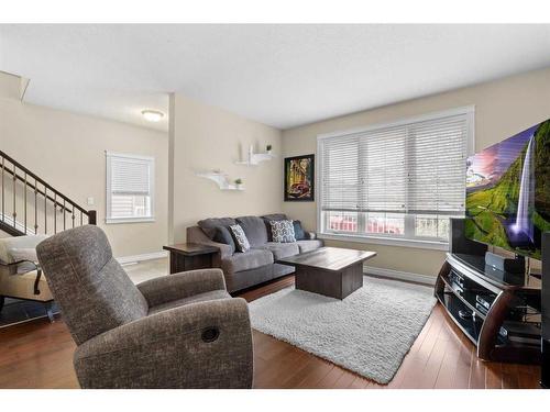 261 Hawthorn Way, Fort Mcmurray, AB - Indoor Photo Showing Living Room
