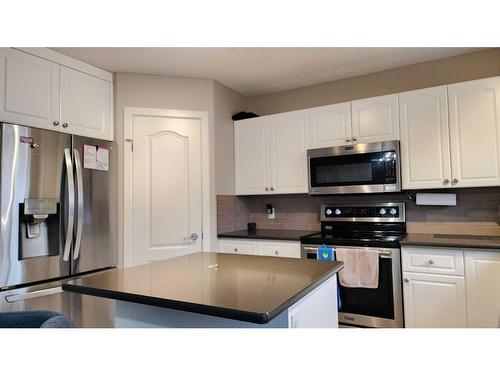 130 Dominion Drive, Fort Mcmurray, AB - Indoor Photo Showing Kitchen