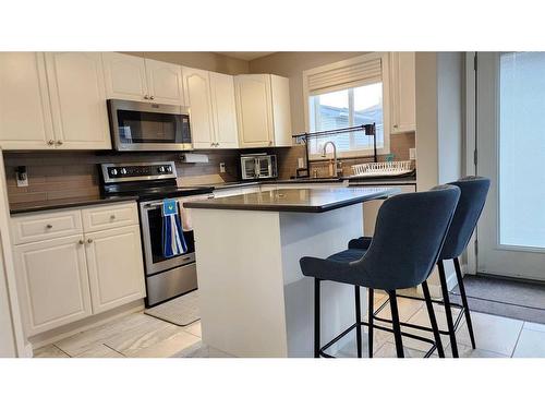 130 Dominion Drive, Fort Mcmurray, AB - Indoor Photo Showing Kitchen