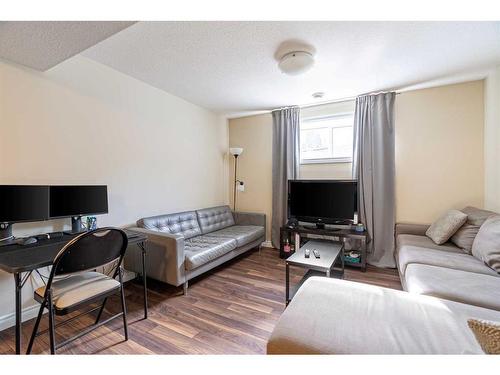 448 Dixon Road, Fort Mcmurray, AB - Indoor Photo Showing Living Room