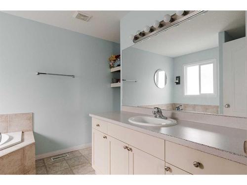 339 Warren Road, Fort Mcmurray, AB - Indoor Photo Showing Bathroom