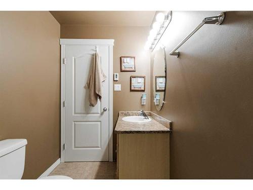 339 Warren Road, Fort Mcmurray, AB - Indoor Photo Showing Bathroom