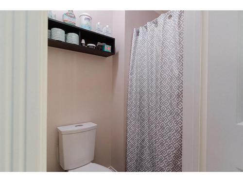 154 Maclaren Crescent, Fort Mcmurray, AB - Indoor Photo Showing Bathroom