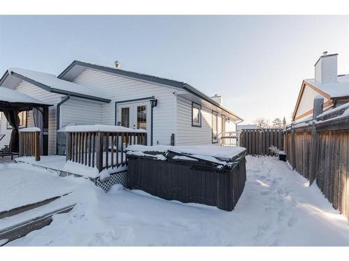 154 Maclaren Crescent, Fort Mcmurray, AB - Outdoor With Exterior