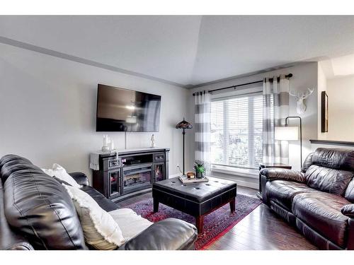 108 Williams Drive, Fort Mcmurray, AB - Indoor Photo Showing Living Room