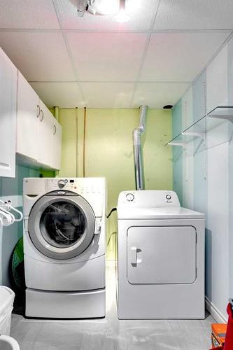 108 Williams Drive, Fort Mcmurray, AB - Indoor Photo Showing Laundry Room