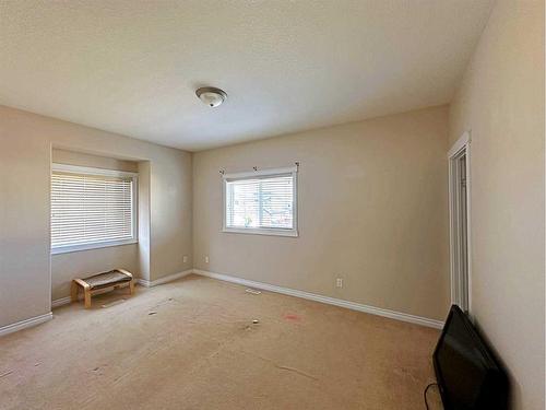 184 Paris Crescent, Fort Mcmurray, AB - Indoor Photo Showing Other Room