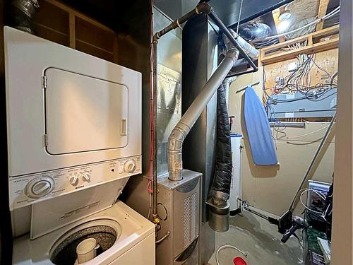 184 Paris Crescent, Fort Mcmurray, AB - Indoor Photo Showing Laundry Room