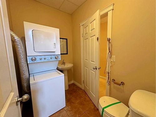 184 Paris Crescent, Fort Mcmurray, AB - Indoor Photo Showing Laundry Room