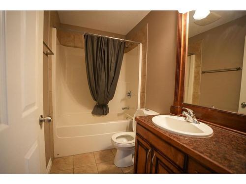 533 Walnut Crescent, Fort Mcmurray, AB - Indoor Photo Showing Bathroom