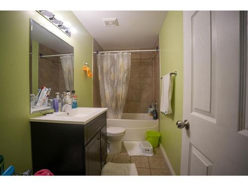 533 Walnut Crescent, Fort Mcmurray, AB - Indoor Photo Showing Bathroom