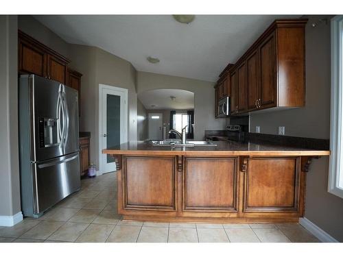 533 Walnut Crescent, Fort Mcmurray, AB - Indoor Photo Showing Kitchen