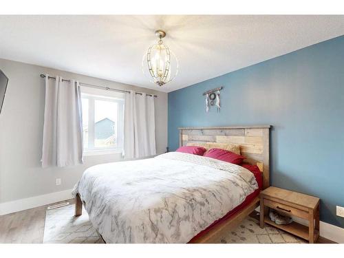 162 Athabasca Crescent, Fort Mcmurray, AB - Indoor Photo Showing Bedroom