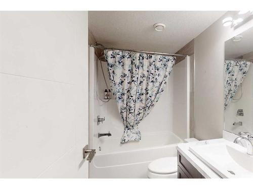 162 Athabasca Crescent, Fort Mcmurray, AB - Indoor Photo Showing Bathroom