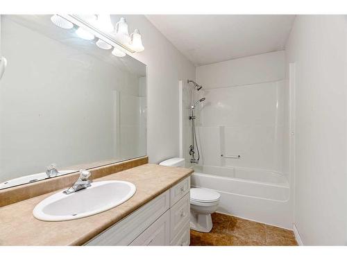 105 Atkinson Road, Fort Mcmurray, AB - Indoor Photo Showing Bathroom