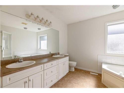 105 Atkinson Road, Fort Mcmurray, AB - Indoor Photo Showing Bathroom