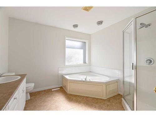 105 Atkinson Road, Fort Mcmurray, AB - Indoor Photo Showing Bathroom