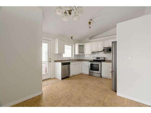 105 Atkinson Road, Fort Mcmurray, AB - Indoor Photo Showing Kitchen With Stainless Steel Kitchen