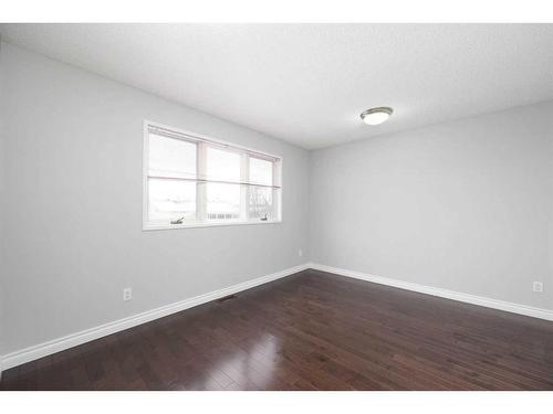 287 Cornwall Drive, Fort Mcmurray, AB - Indoor Photo Showing Other Room