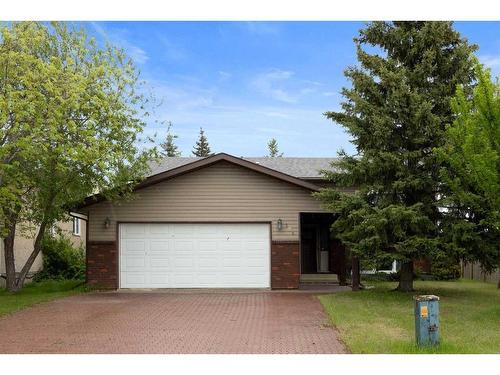 304 Beaton Place, Fort Mcmurray, AB - Outdoor