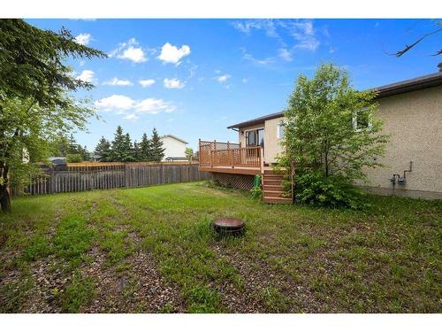 304 Beaton Place, Fort Mcmurray, AB - Outdoor With Backyard