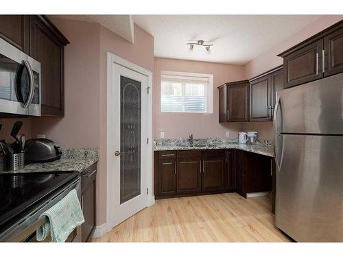 201 Chestnut Way, Fort Mcmurray, AB - Indoor Photo Showing Kitchen With Stainless Steel Kitchen