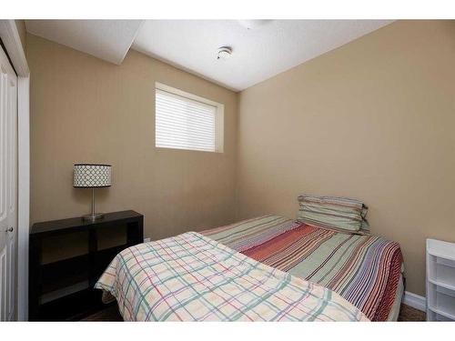 201 Chestnut Way, Fort Mcmurray, AB - Indoor Photo Showing Bedroom