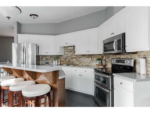 251 Atkinson Lane, Fort Mcmurray, AB - Indoor Photo Showing Kitchen With Stainless Steel Kitchen With Upgraded Kitchen