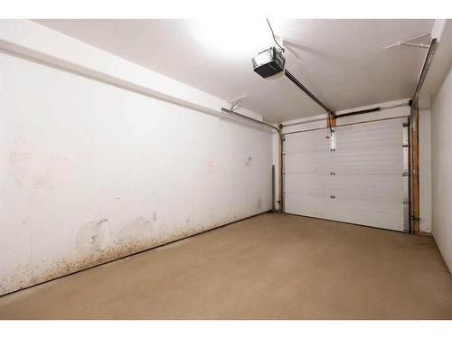 2-220 Swanson Crescent, Fort Mcmurray, AB - Indoor Photo Showing Garage