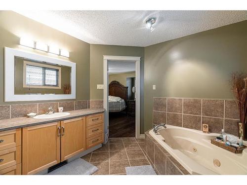 113 Silverdale Garden, Fort Mcmurray, AB - Indoor Photo Showing Bathroom