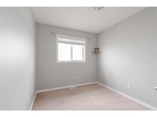 156 Fox Crescent, Fort Mcmurray, AB - Indoor Photo Showing Other Room