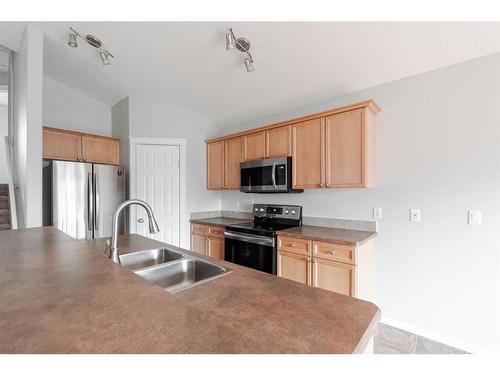 156 Fox Crescent, Fort Mcmurray, AB - Indoor Photo Showing Kitchen With Stainless Steel Kitchen With Double Sink