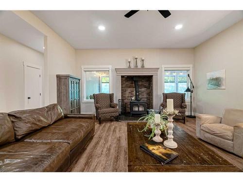 6537A Draper Road, Fort Mcmurray, AB - Indoor Photo Showing Living Room With Fireplace