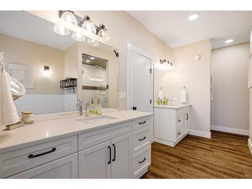 6537A Draper Road, Fort Mcmurray, AB - Indoor Photo Showing Bathroom