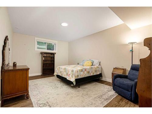 6537A Draper Road, Fort Mcmurray, AB - Indoor Photo Showing Bedroom