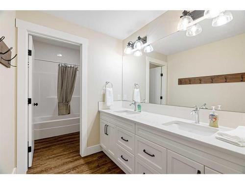 6537A Draper Road, Fort Mcmurray, AB - Indoor Photo Showing Bathroom