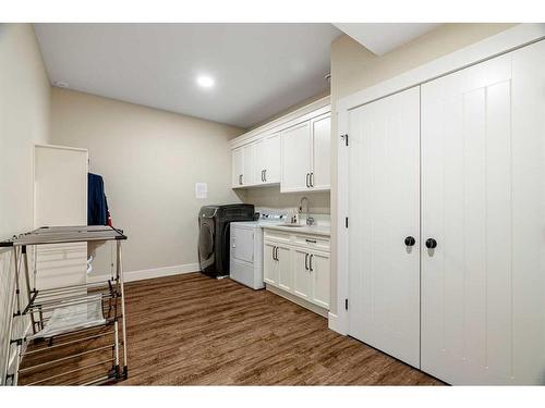 6537A Draper Road, Fort Mcmurray, AB - Indoor Photo Showing Kitchen