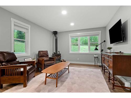 6537A Draper Road, Fort Mcmurray, AB - Indoor Photo Showing Living Room