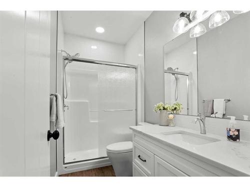 6537A Draper Road, Fort Mcmurray, AB - Indoor Photo Showing Bathroom