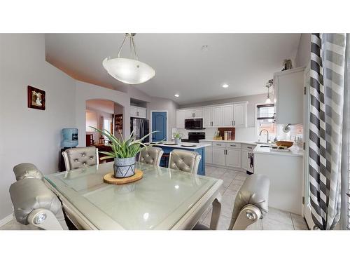 205 Elm Street, Fort Mcmurray, AB - Indoor Photo Showing Dining Room